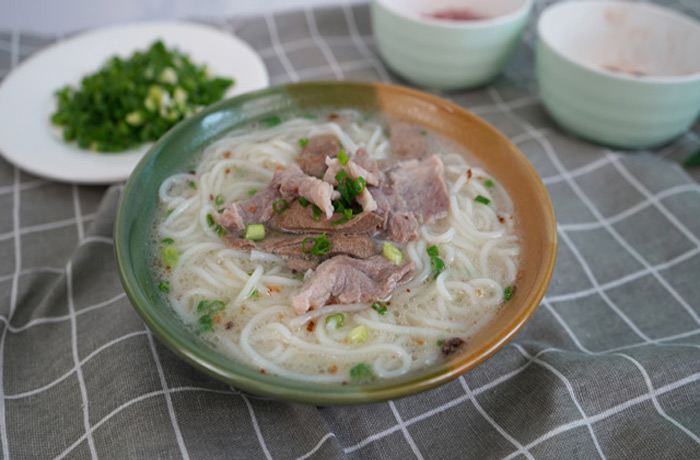 突泉原味汤粉王培训